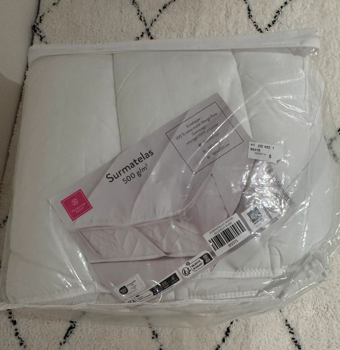 Sur matelas Françoise saget 90x190 cm