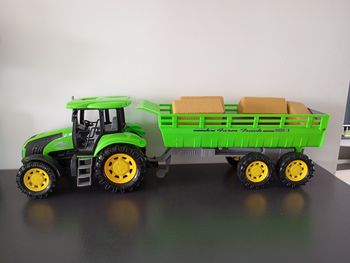 Tracteur et sa remorque