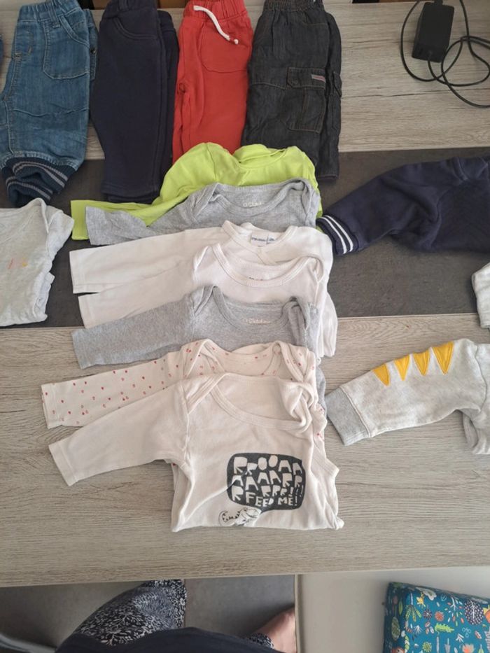 Gros lot garcon 9 mois (25 vetements) - photo numéro 5