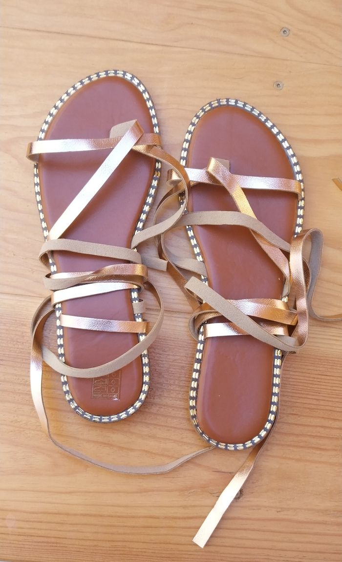 Chaussures neuves