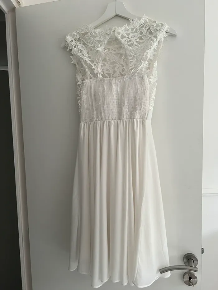 Robe dentelle - photo numéro 3