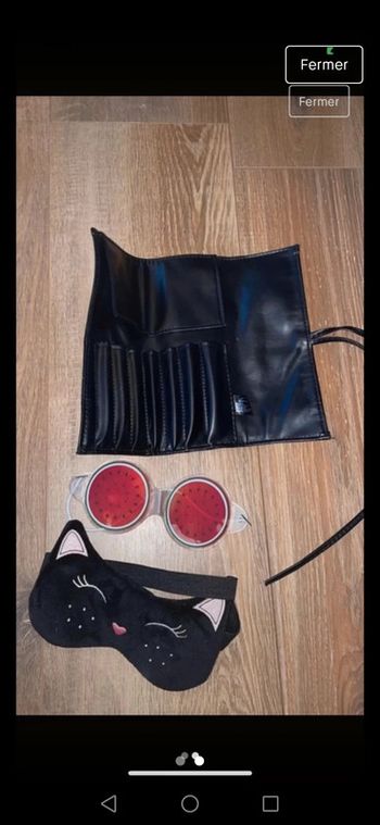 Lot beauté, boule bain, pochette pinceau etc