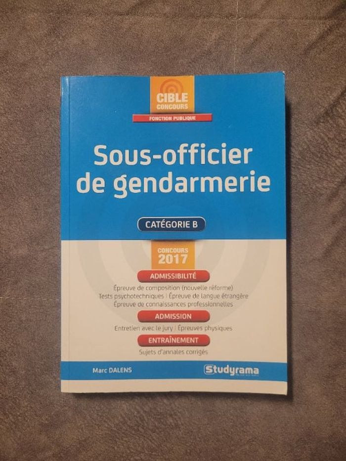 Sous-officier de gendarmerie Par Marc Dalens