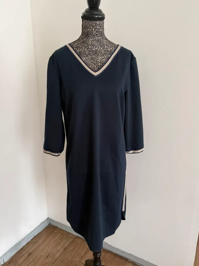 Robe casual chic bleu marine – C’est Beau la Vie – Taille 1 (M)