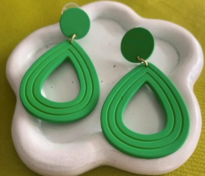 Boucles d’oreilles pendantes goutte d’eau vertes - photo numéro 3