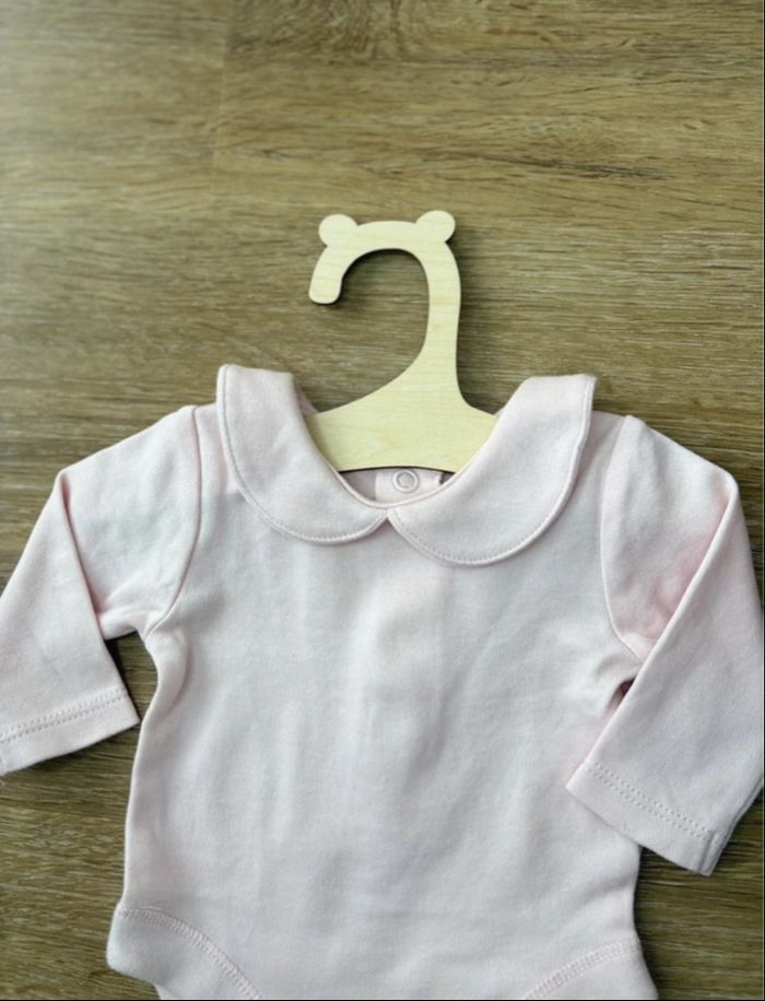 Body rose pâle avec un joli col - 1 mois - photo numéro 2