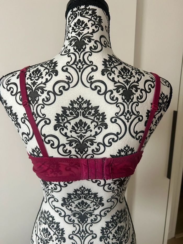 Soutien gorge rose foncé - photo numéro 2