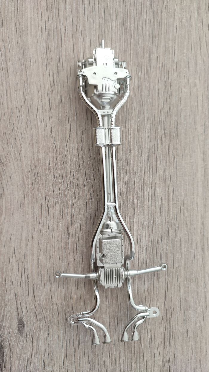 Ligne échappement pièce détachée miniature Bburago Burago Chevrolet Corvette C5 1997 coupé 1/18 1/18