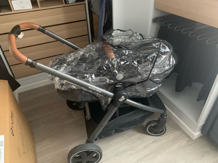 poussette Zelia et coque pebble + isize avec base isofix et accesoires - photo numéro 4