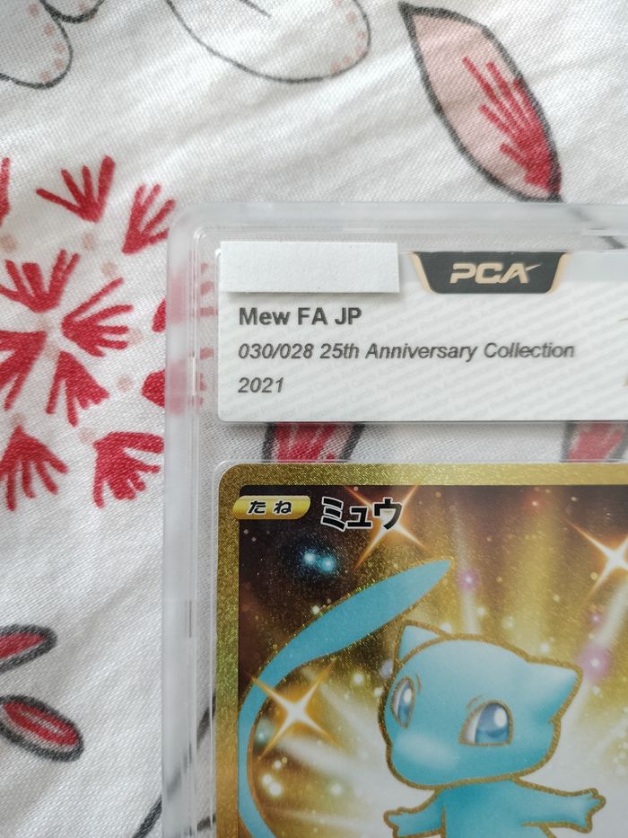 Mew gold 25th gardée PCA 9,5 - photo numéro 2