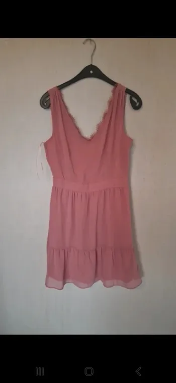 Robe patineuse neuve avec étiquette nafnaf 38