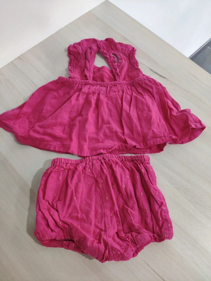 Joli bloomer short rose fushia avec son débardeur stylé 6 mois - photo numéro 4