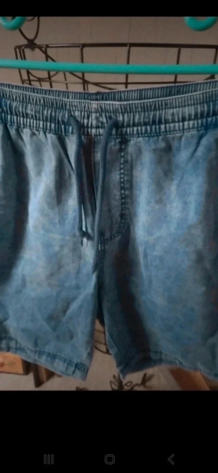 Short H&M eur28 👻 - photo numéro 3
