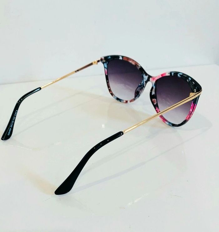 Lunette de soleil femme cats fleurie et dorée verres dégradés UV protection catégorie 3 - photo numéro 6