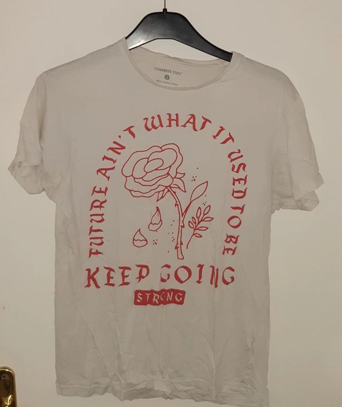 T-shirt blanc avec rose