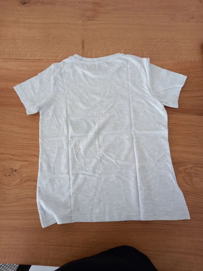 T-shirt gris clair - photo numéro 3