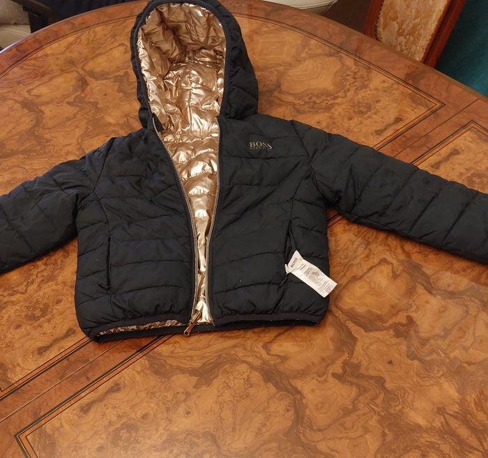 Doudoune reversible neuve Hugo Boss taille 6 ans fille - photo numéro 2