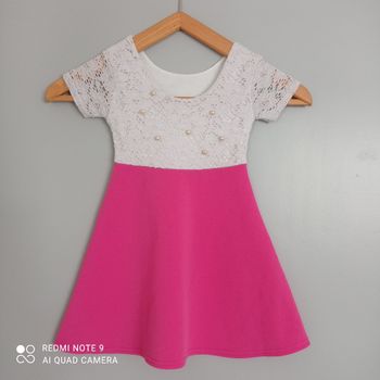 Robe fuchsia et blanche 4ans