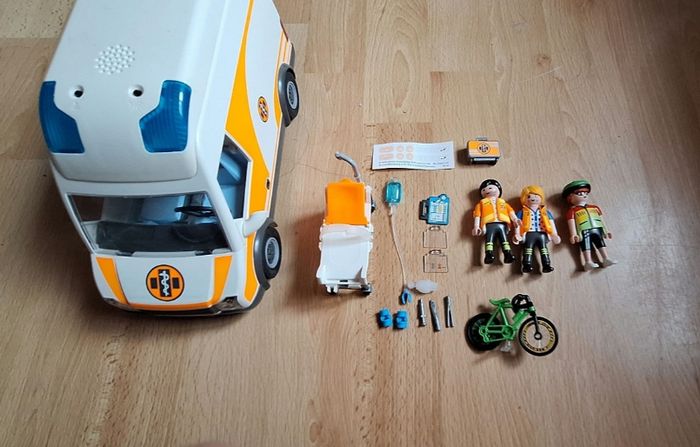 Ambulance Playmobil - photo numéro 4