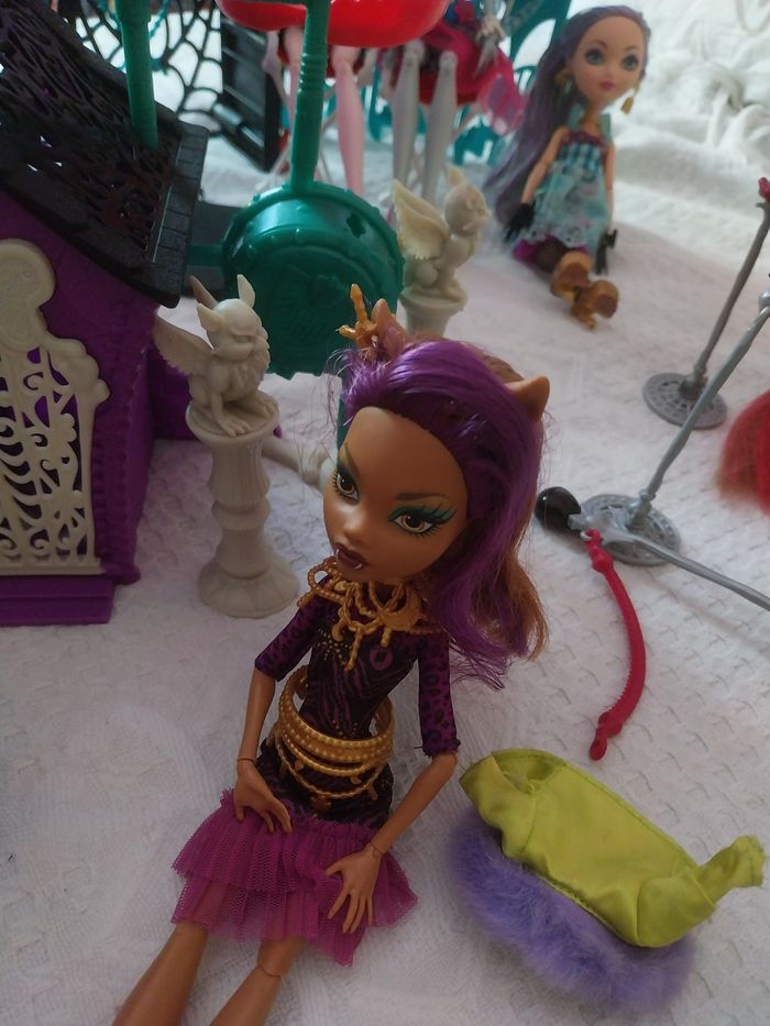 Très gros lot de Monster High 9 Poupées G1 Mobilier Accessoires Lagoona Clawdeen Draculaura Vénus Howleen Crypte Creepers Mattel - photo numéro 6