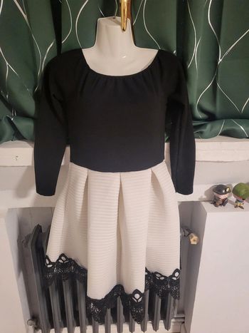 Magnifique robe femme blanc et noir taille s / m