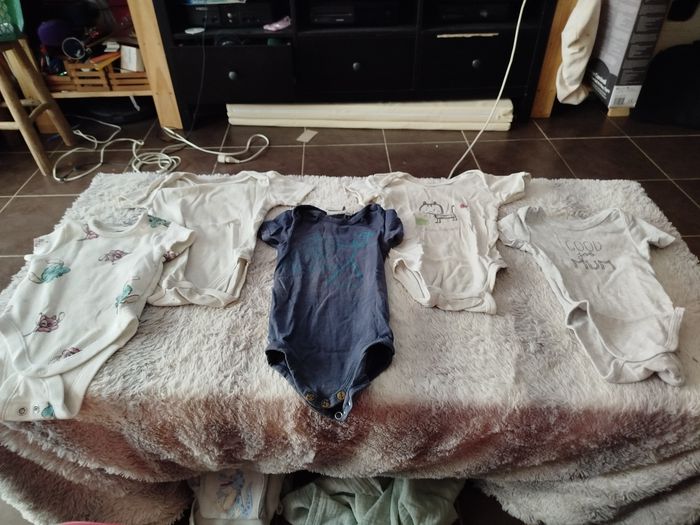 lot de bodies - photo numéro 3