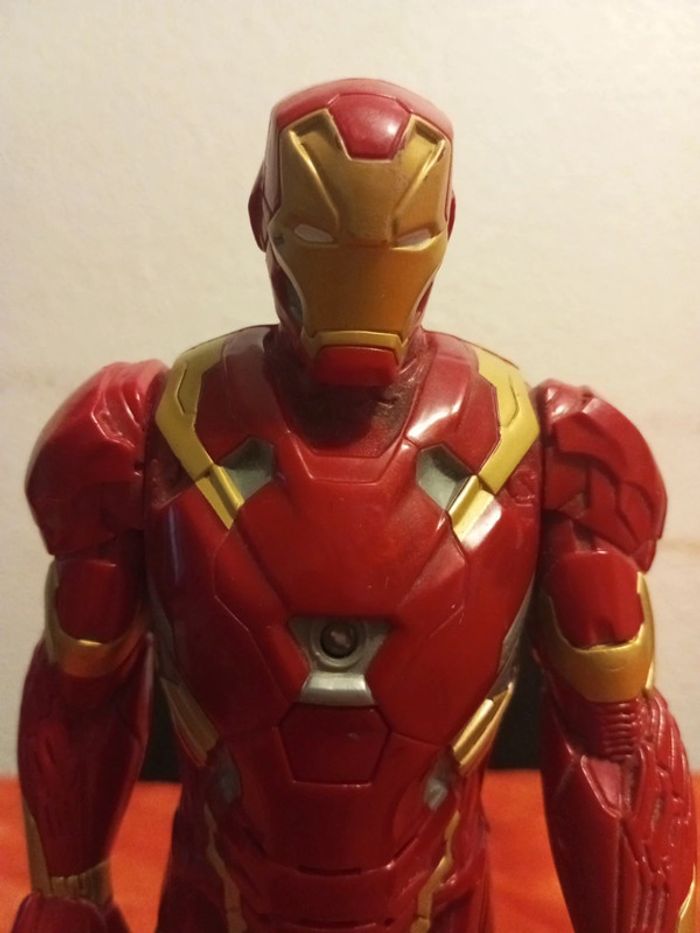 Iron man qui parle , Marvel 2015 Hasbro - photo numéro 2