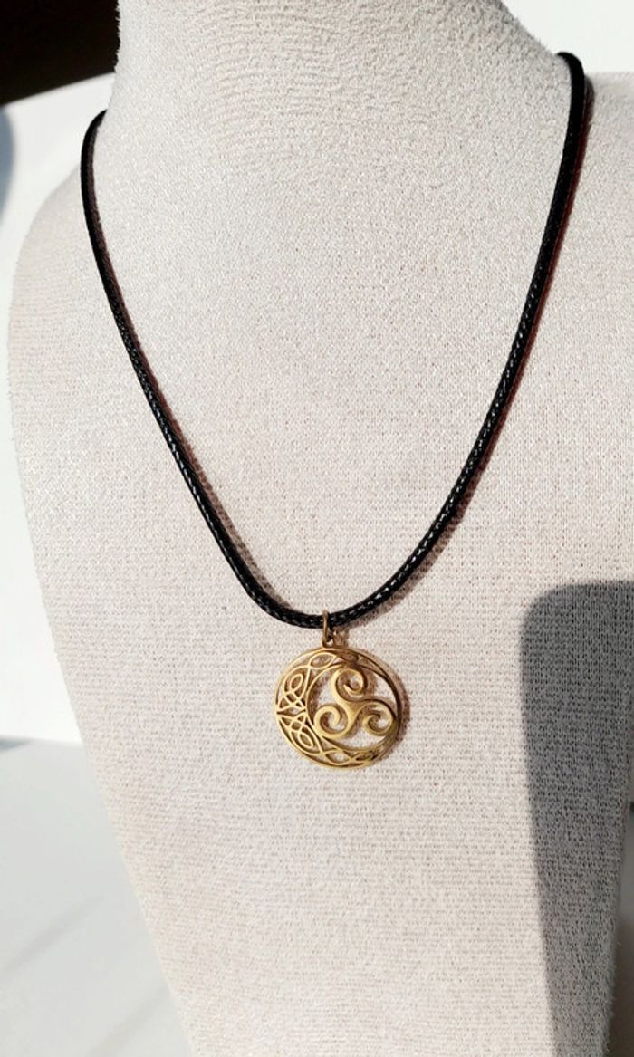 Collier motif celtique