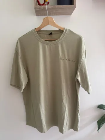 T-shirt vert brodée oversized