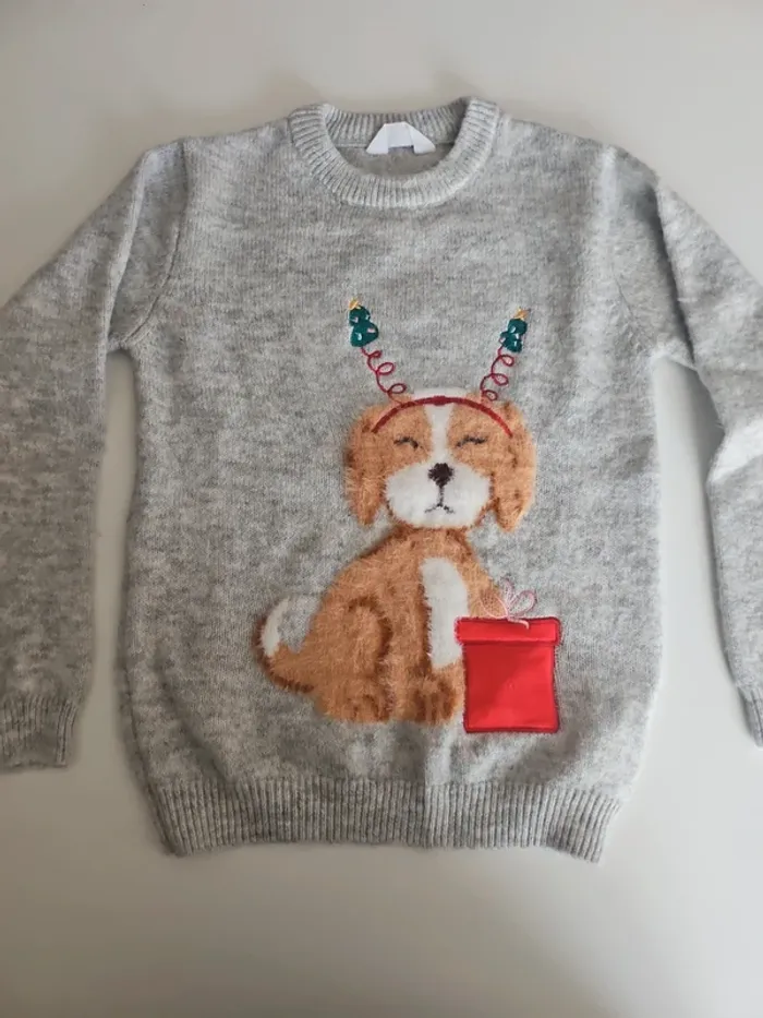 Pull lumineux et musical Primark