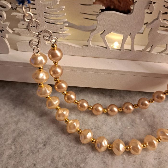 Collier bleu royal dentelle avec perles beige crème - photo numéro 5