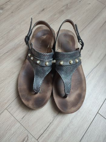 Sandales tongs 37
