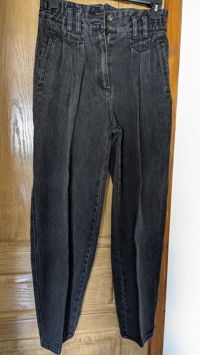 Jean noir, aspect "vieilli" et façon "grand-père", taille 42/44