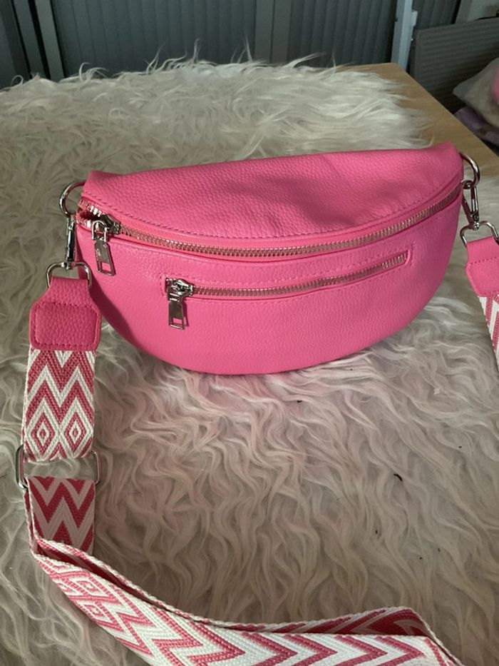 Sac banane rose fluo neuve - photo numéro 2