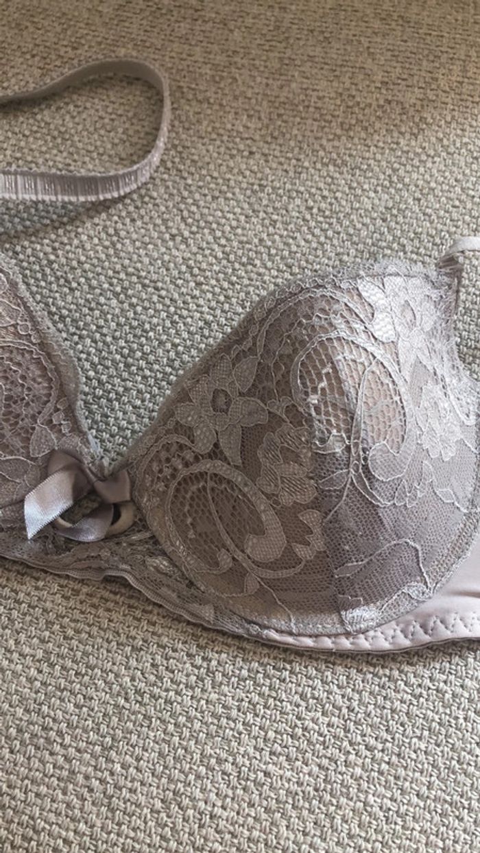 Soutien gorge 85C - photo numéro 2