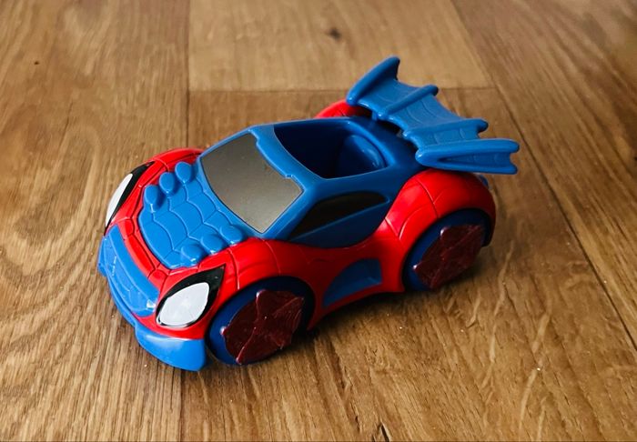 Lot voiture Spiderman + moto captain america Avengers - photo numéro 3
