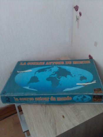 Ancien jeu de société  LA COURSE AUTOUR DU MONDE