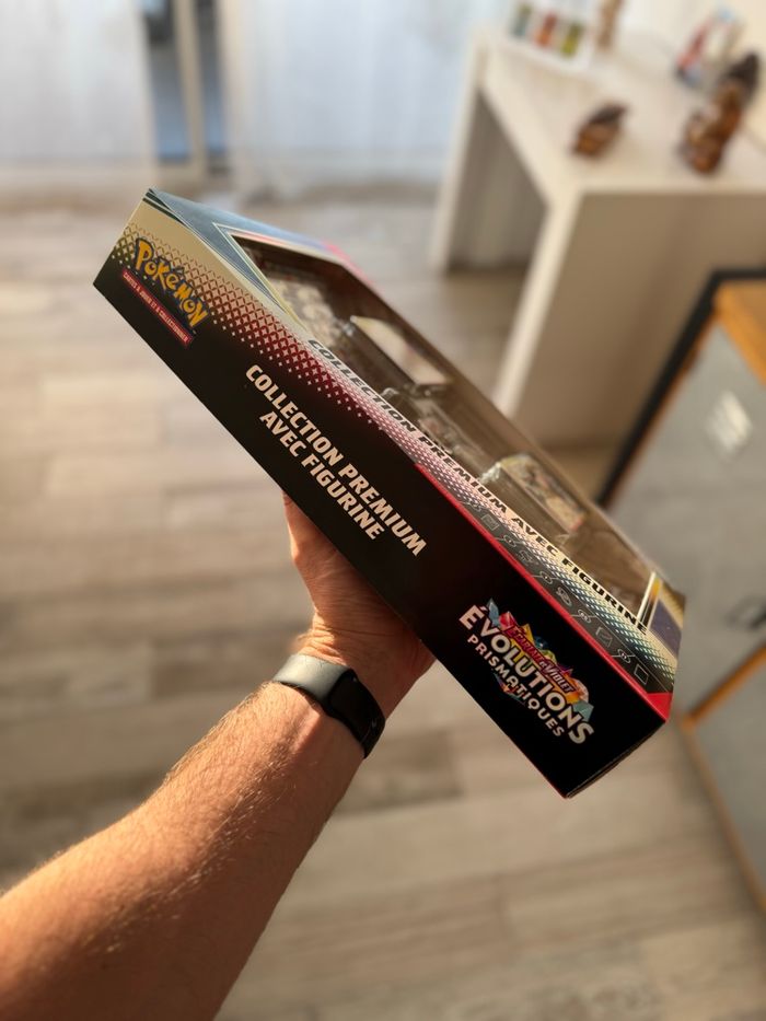[NEUF] Coffret Pokémon collection premium figurine EV8.5 (défaut) - photo numéro 4