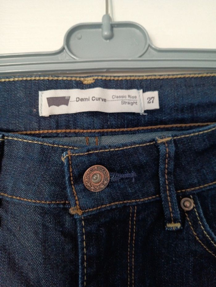 Jeans Levi's demi curve classic rise straight taille 27 bleu foncé - photo numéro 2