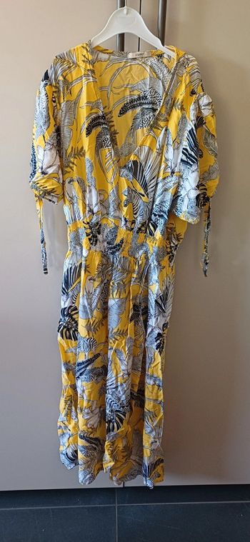 Robe d’été / robe de plage
Esprit taille small