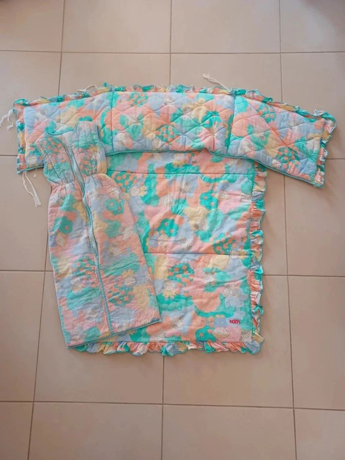 Ensemble chambre bébé : Tour de lit + dessus de lit + gigoteuse