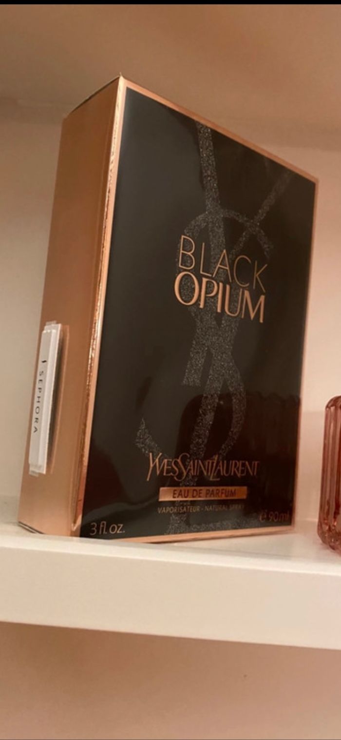 Parfum black opium Yves saint Laurent - photo numéro 2