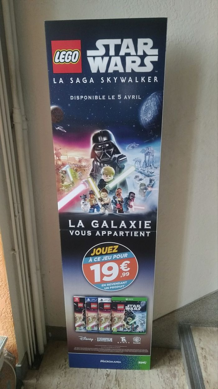 Totem publicitaire de décoration