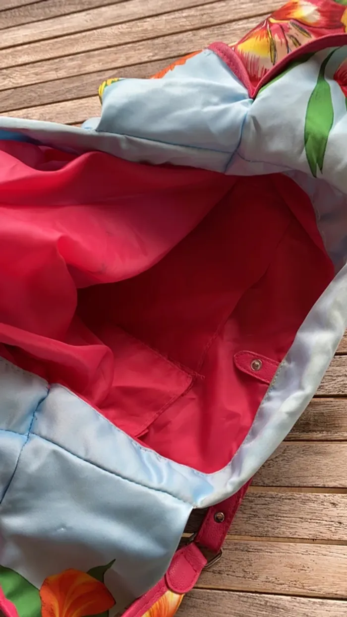 Sac Escada « Born in paradise » en soie - photo numéro 7