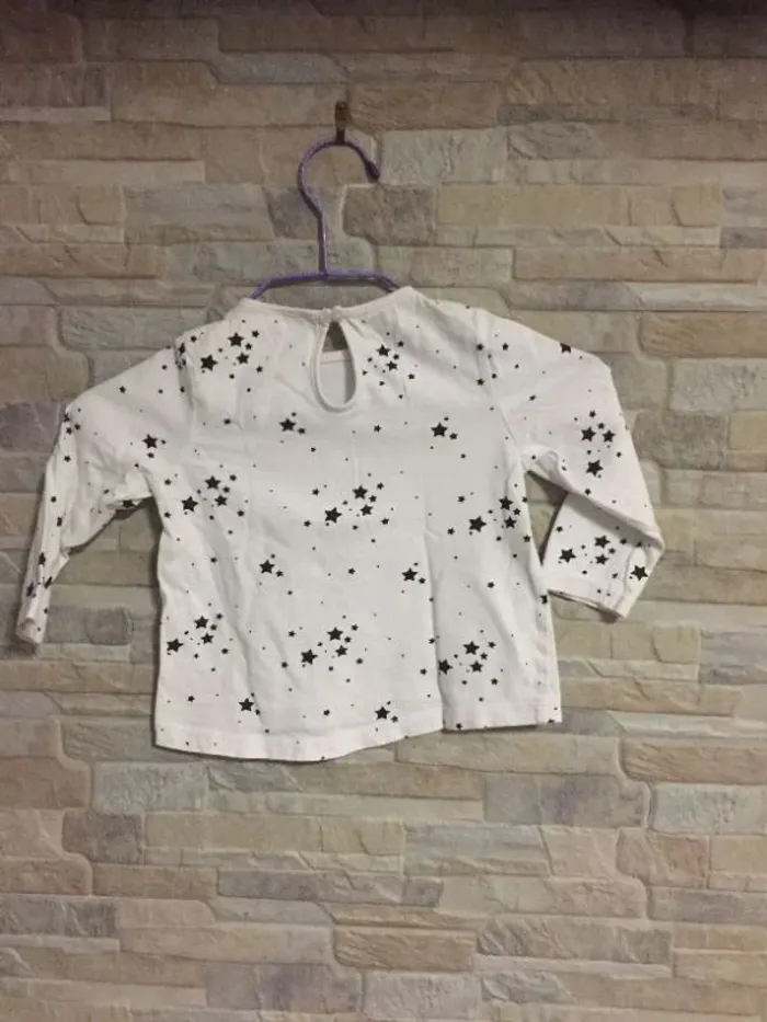 T-shirt blanc étoiles Kiabi 77/82 - photo numéro 3