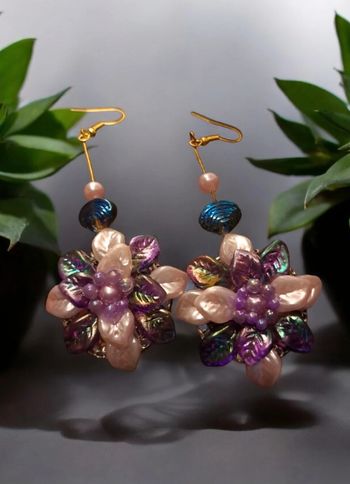 Boucles d'oreilles pendante violette et rose