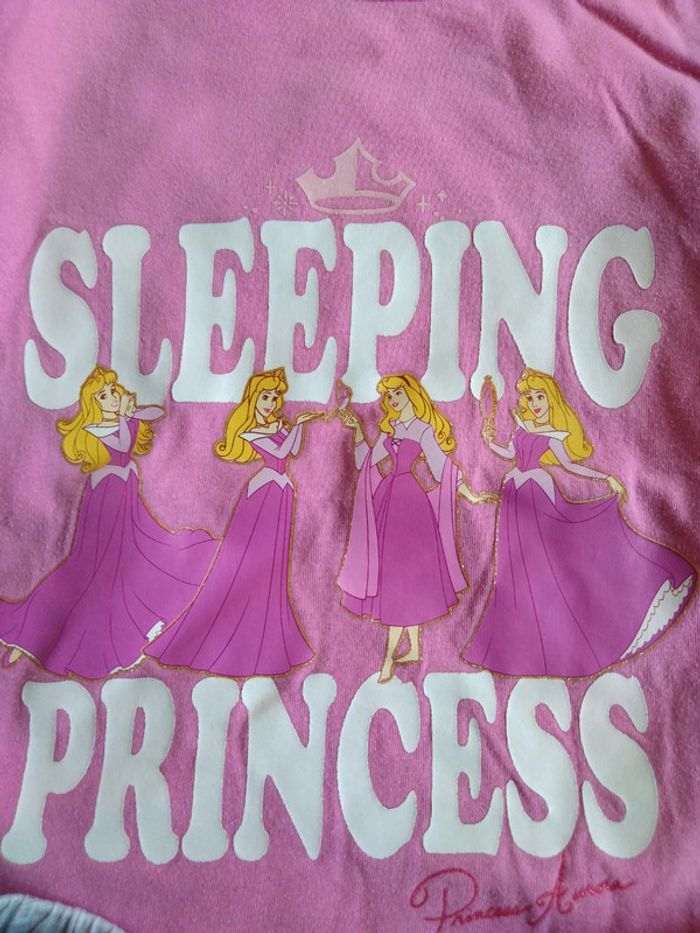 Pyjama Disney. Taille 4/5 ans - photo numéro 3