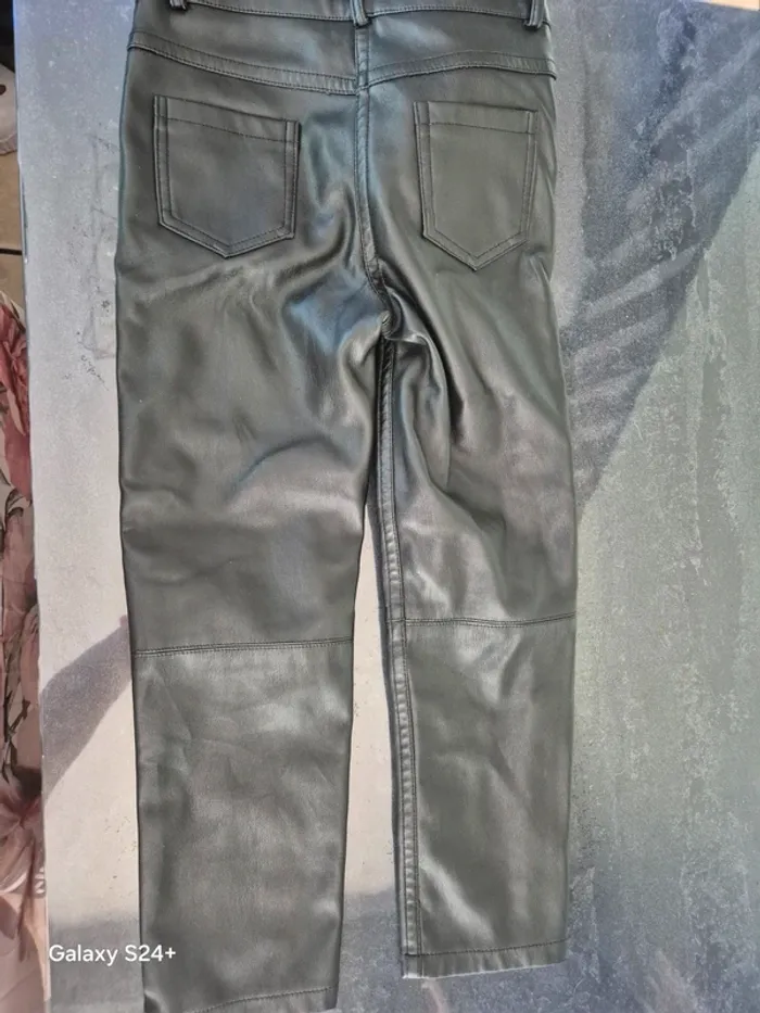 Pantalon effet cuir - photo numéro 2