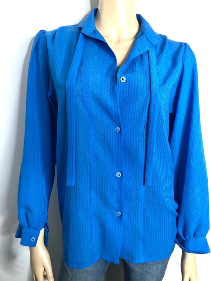 Très beau chemisier col lavaliere vintage bleu taille 36/38 estimée (voir mesures) - photo numéro 5
