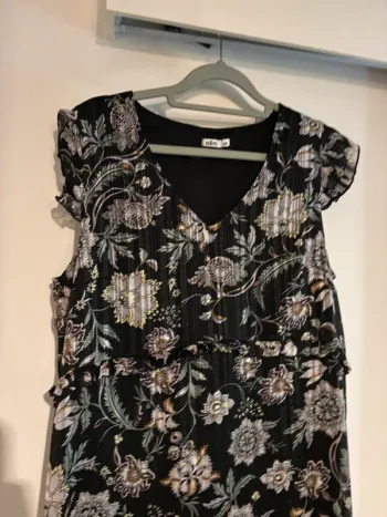 Robe longue fleurie noire plissée – Gémo – Taille 38 (taille grand)